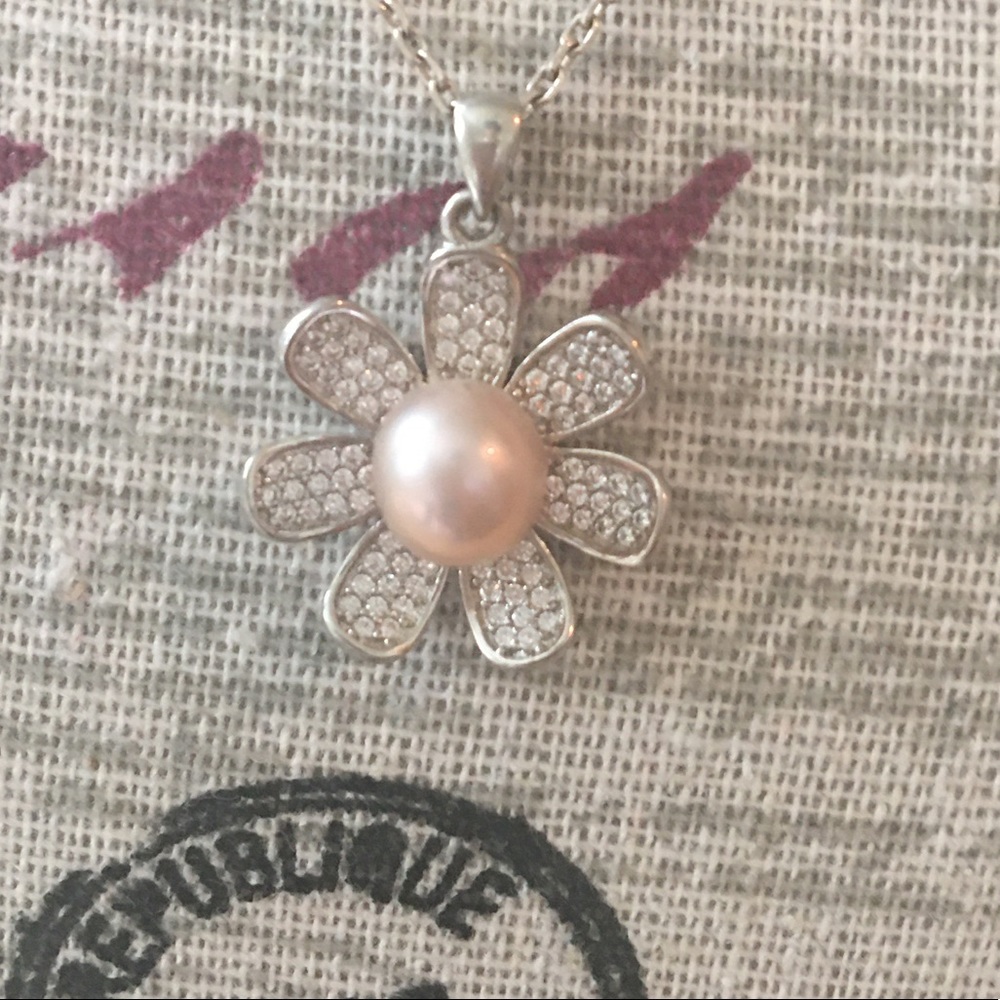 Vantel pearl necklace